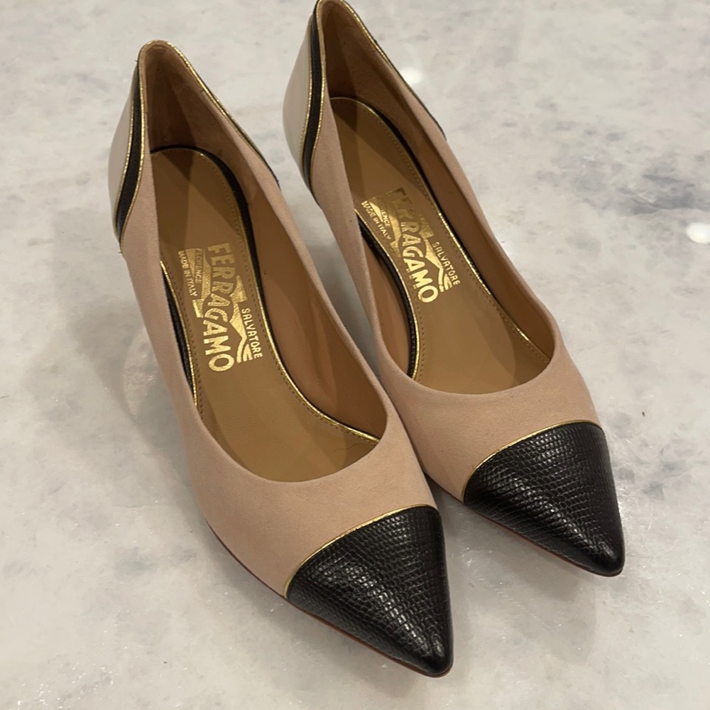 Salvatore ferragamo 1 1/2” heel size 6 1/2
